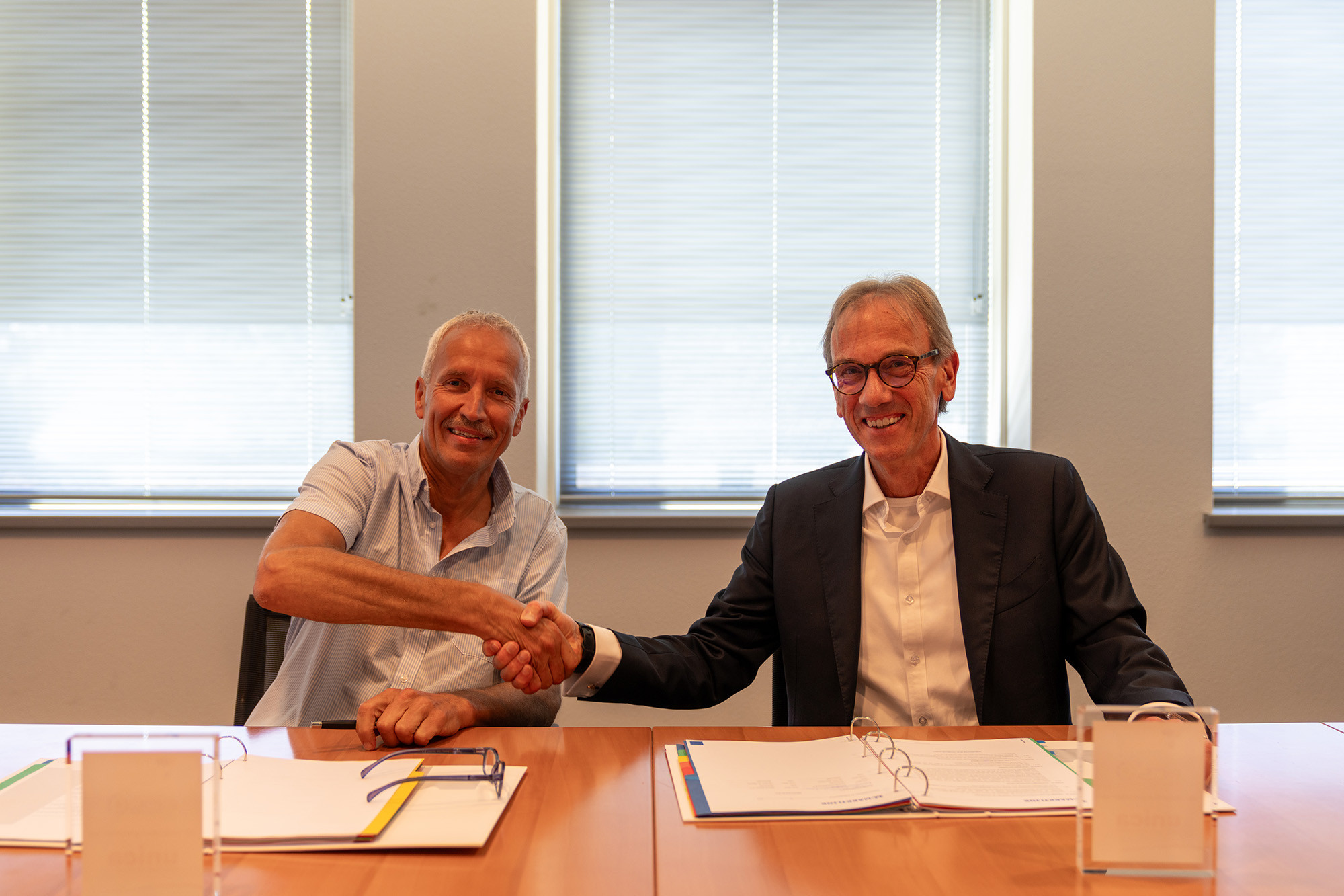 Overname Tenergy door Unica - ondertekening